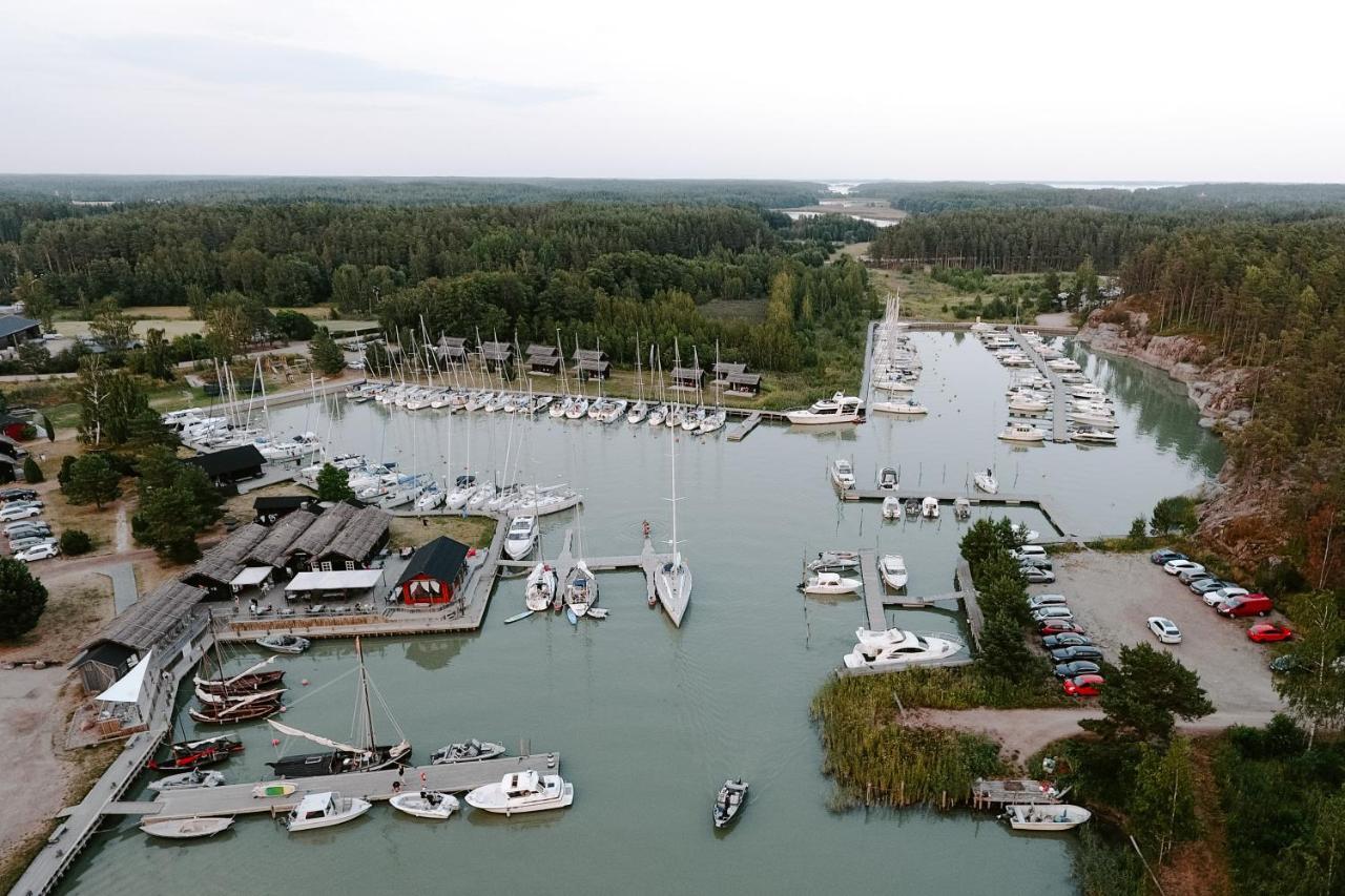 Villa Peterzens Boathouse Laupunen Exterior foto