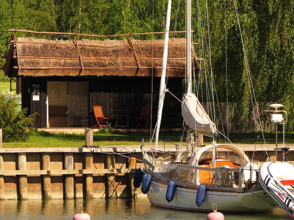 Villa Peterzens Boathouse Laupunen Exterior foto